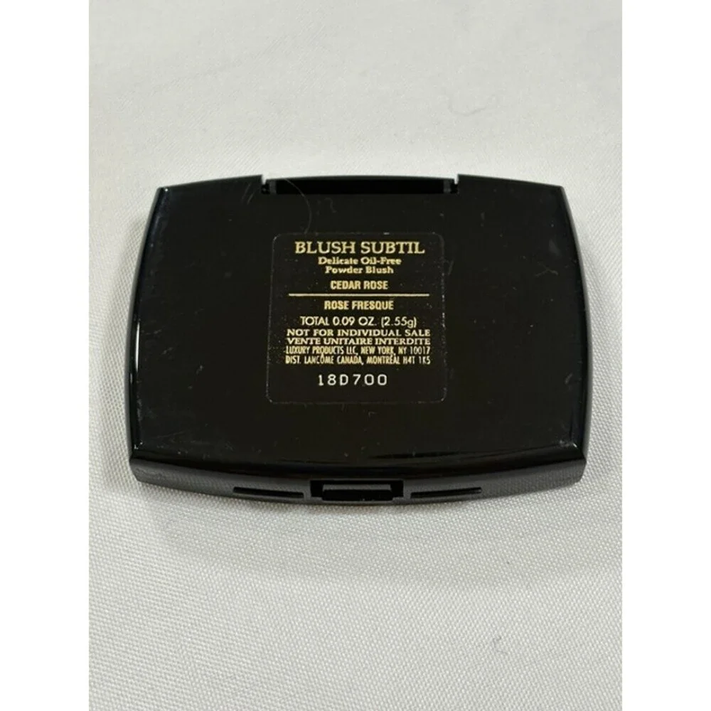 Lancôme Blush Subtil Delicate Oil-Free Powder Blush. Cedar Rose/ Rose Fresque